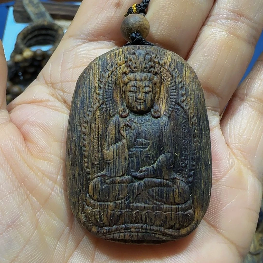 吊坠沉香海南白奇乌身老料雕刻观音带绳11克
