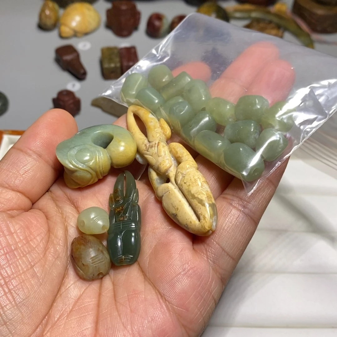 岫岩河磨玉（透闪石质玉）未镶嵌颈饰?**?