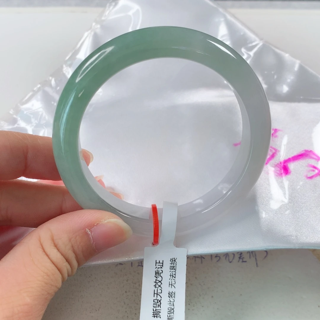 翡翠手镯未镶嵌①③⑦