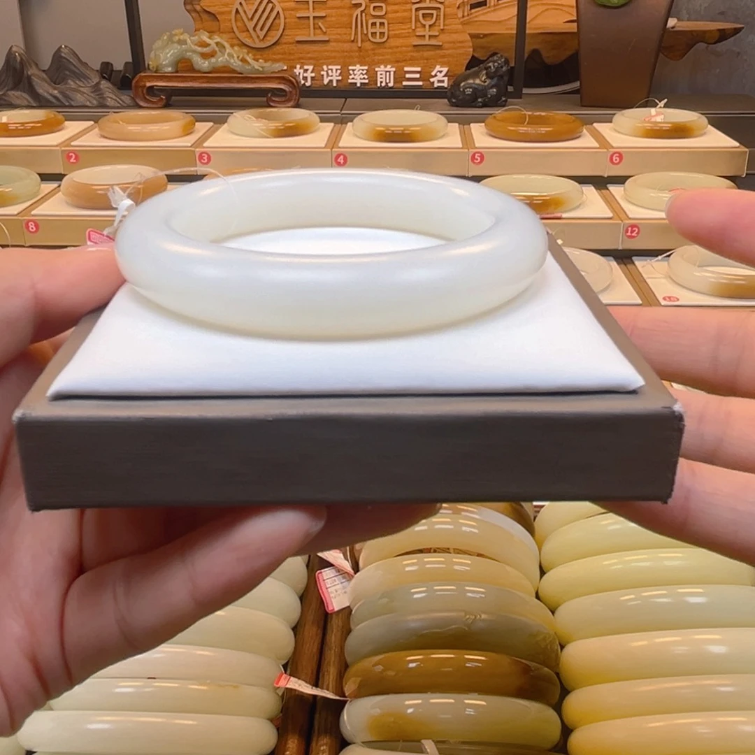 和田玉手镯未镶嵌13