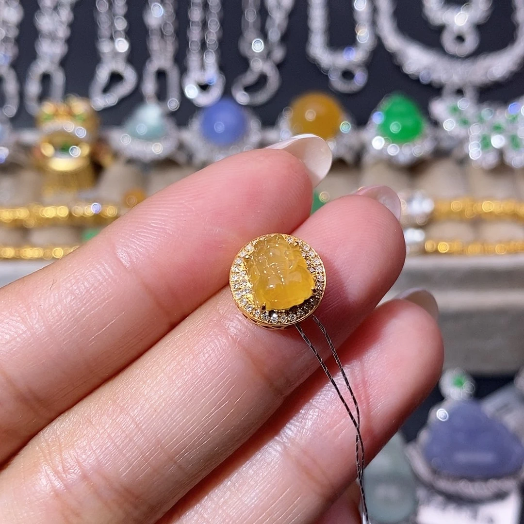 翡翠18K金镶嵌颈饰吊坠