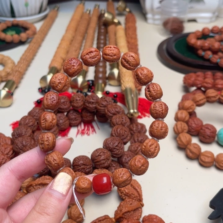 文玩核桃手串山****）京八愣