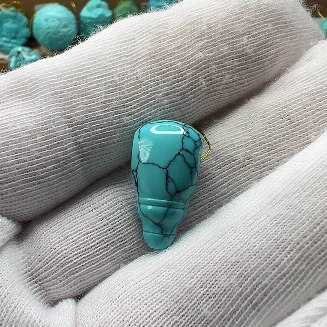 绿松石配饰未镶嵌