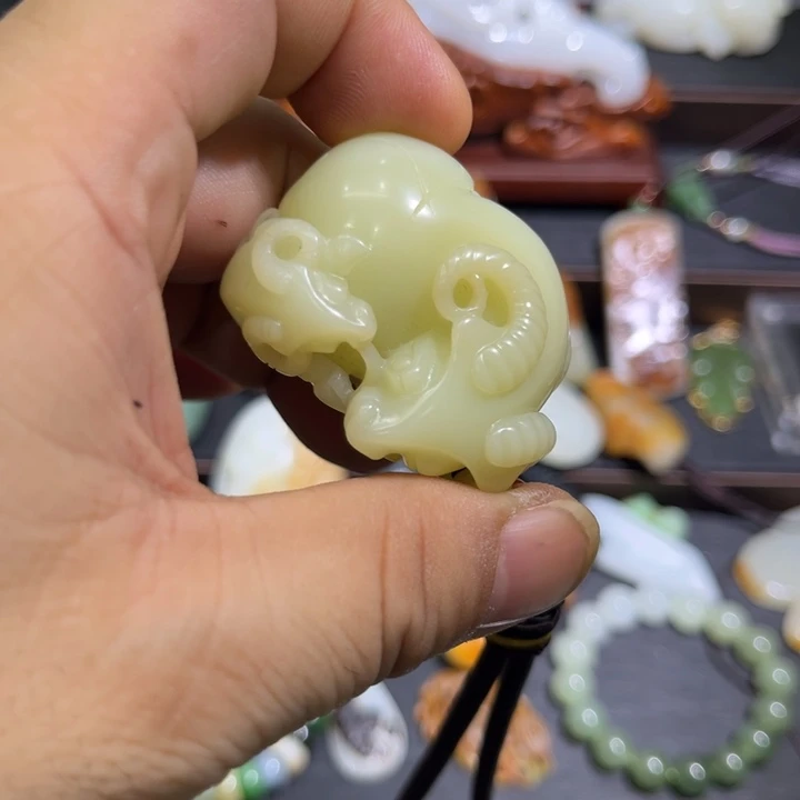 和田玉未镶嵌挂件