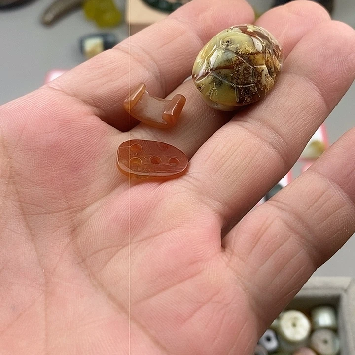 枫***谣未镶嵌蛇纹石玉文玩配饰百搭款式