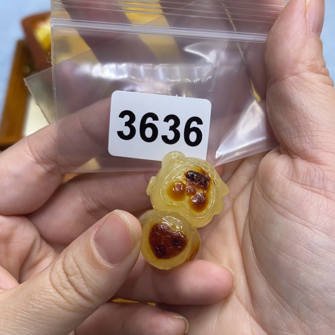 琥珀珠宝奇石未镶嵌