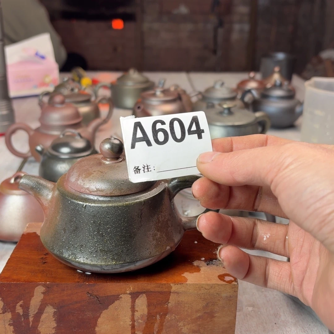 壶庄诚柴烧坭兴陶壶190（