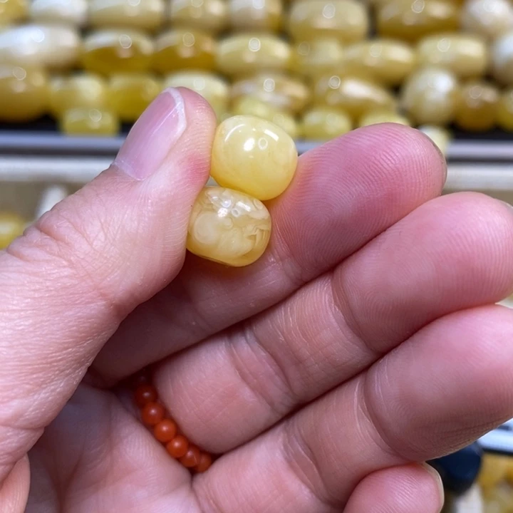 未镶嵌琥珀裸石刘*少