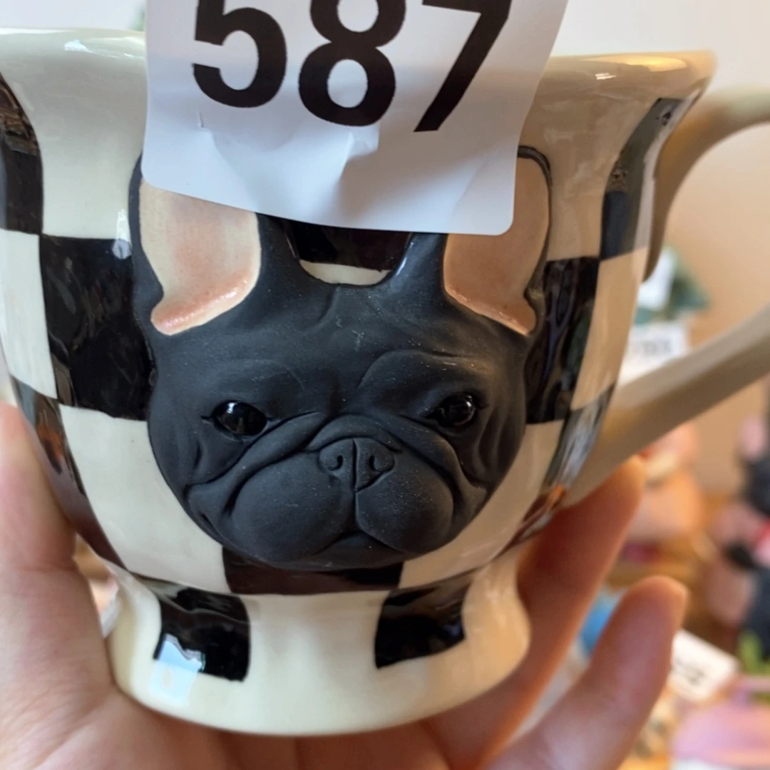 【闪购商品】陶瓷法斗摆件水杯微587