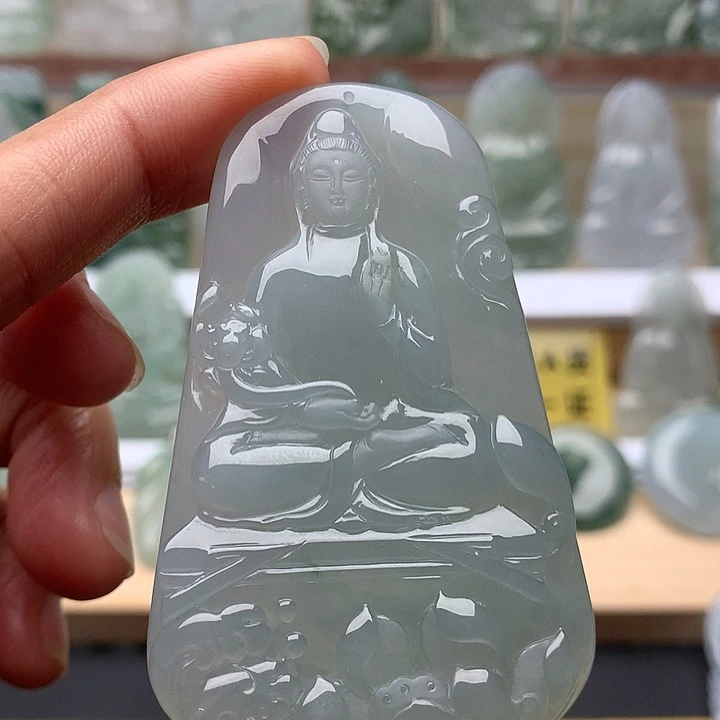 翡翠未镶嵌颈饰大势至