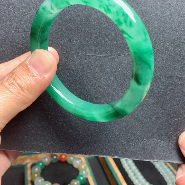 未镶嵌手镯石英质玉