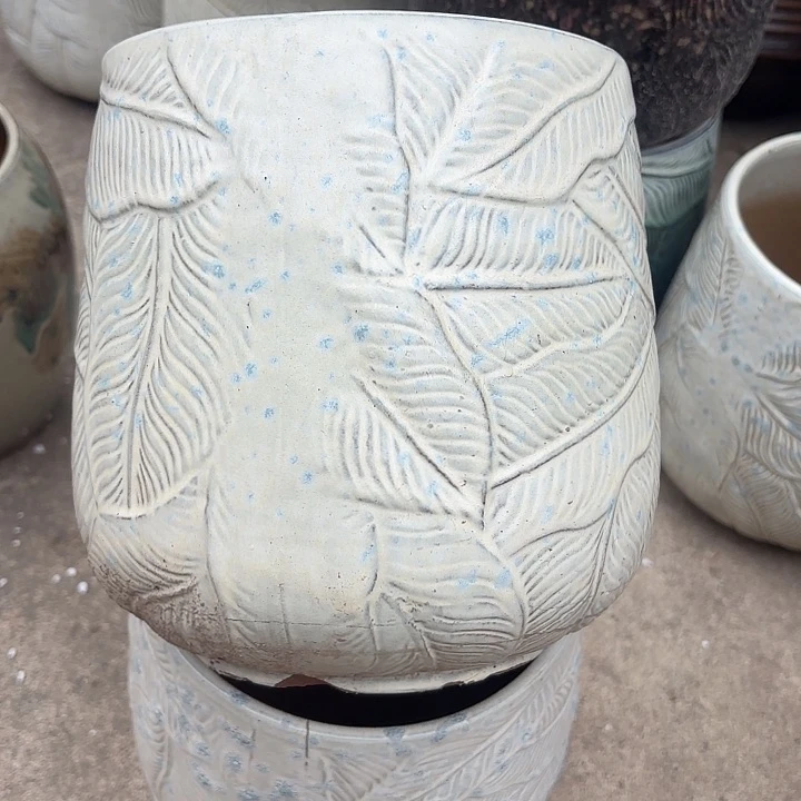 紫砂茶碗两个芭蕉叶微瑕