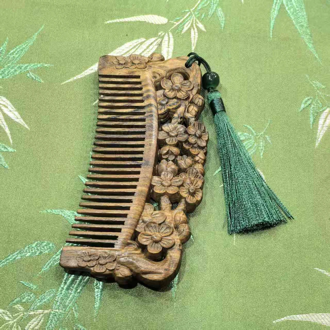 S1279-檀木雕花木梳配流苏