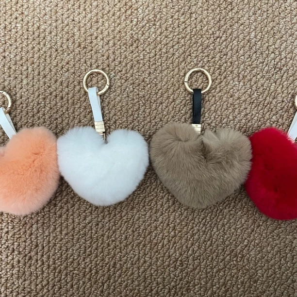 爱心带子款可爱风便携款包挂件