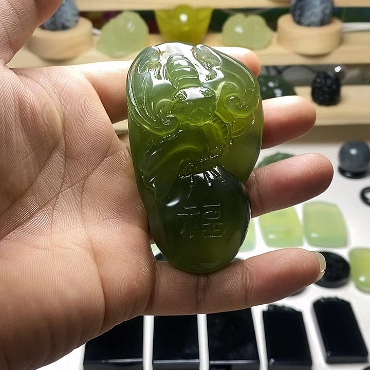 岫玉未镶嵌手把件