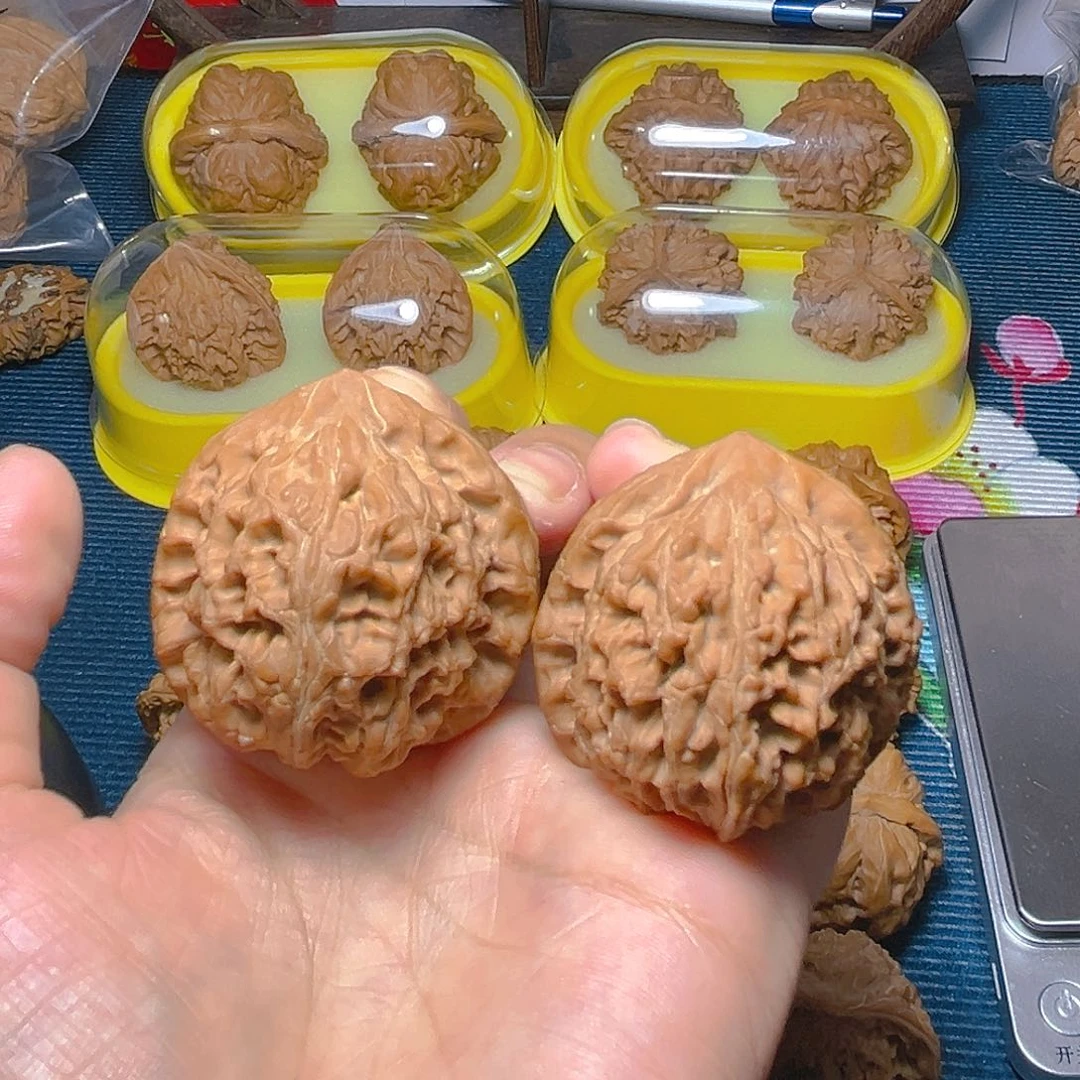 文玩核桃吊坠水龙纹