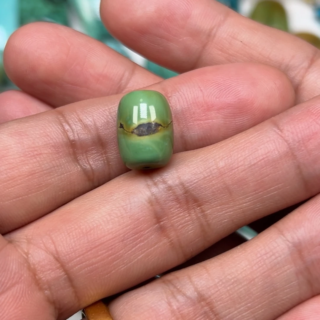 阿***连绿松石未镶嵌珠宝奇石