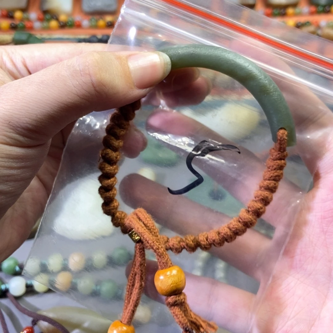 和田玉颈饰未镶嵌汉*