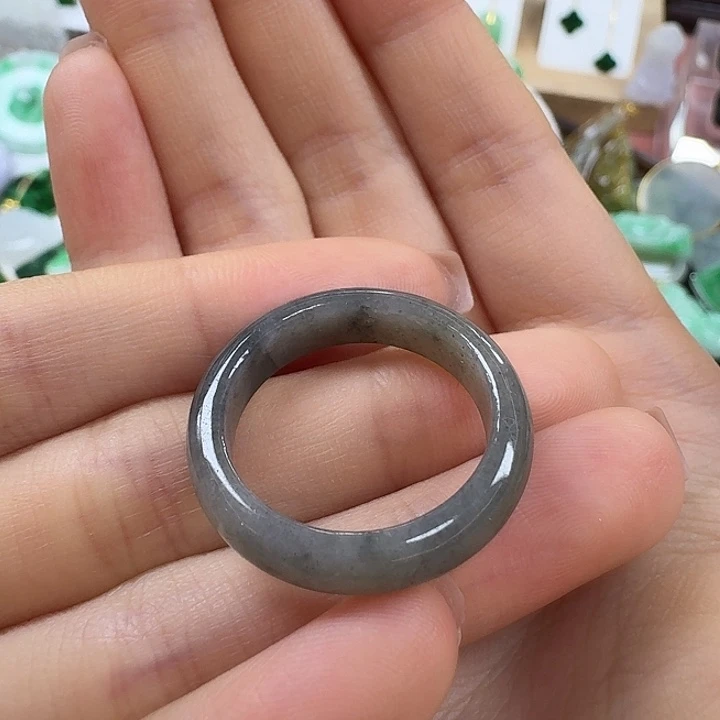 翡翠未镶嵌颈饰戒圈