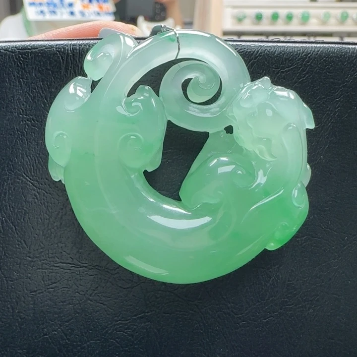 石英质玉（非洲翠）未镶嵌颈饰