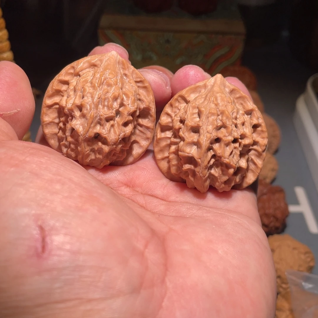 步***停桃核吊坠蓟县玉净瓶