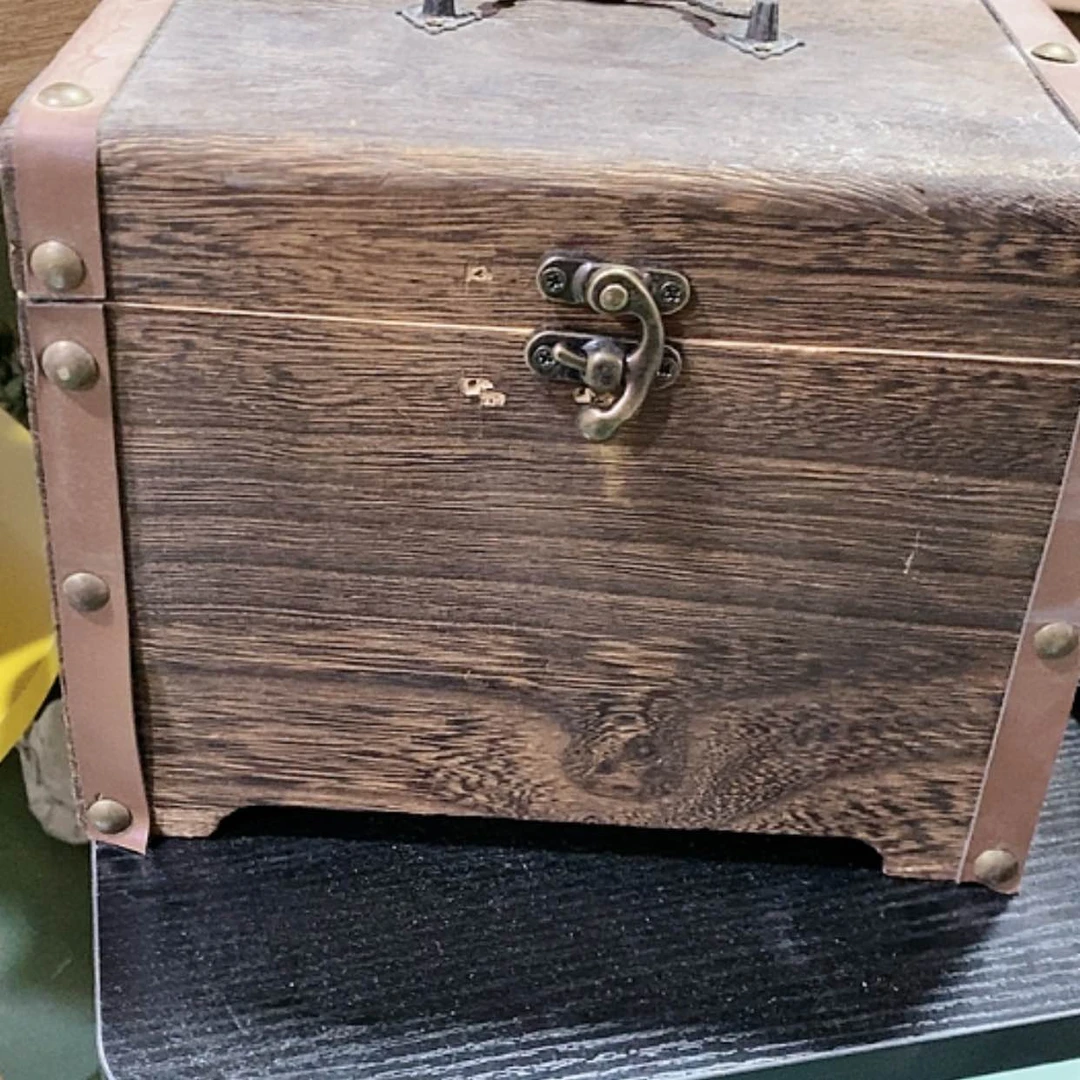 【闪购商品】塑料这是编号075