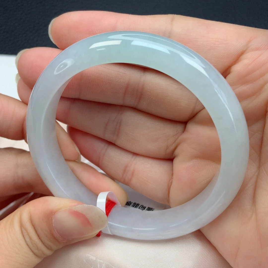 翡翠手镯未镶嵌58圈