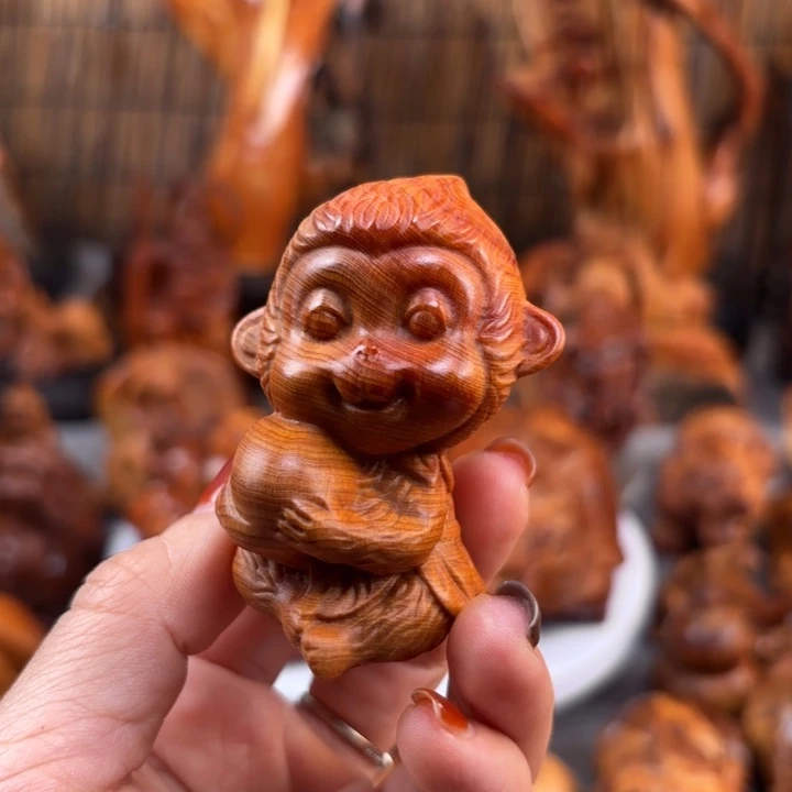 正***根太行崖柏手把件的设计和制作