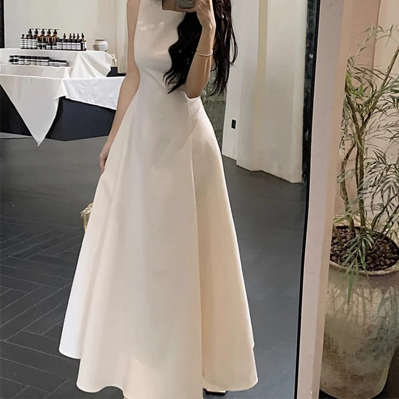 法式黑色圆领无袖背心连衣裙女夏2025新款赫本收腰小黑裙显瘦长裙