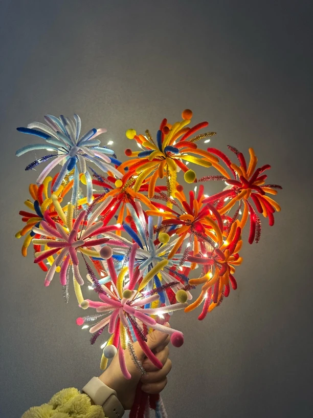 成品扭扭棒烟花氛围感三档灯光手拿插瓶DIY材料包