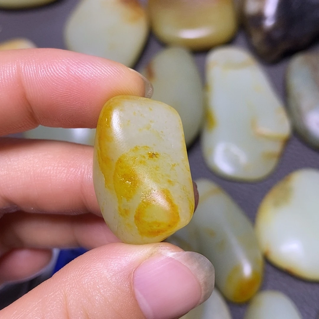 未镶嵌和田玉（糖玉）挂件