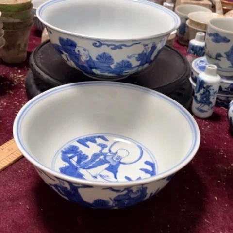 粉彩手把件鼻烟壶