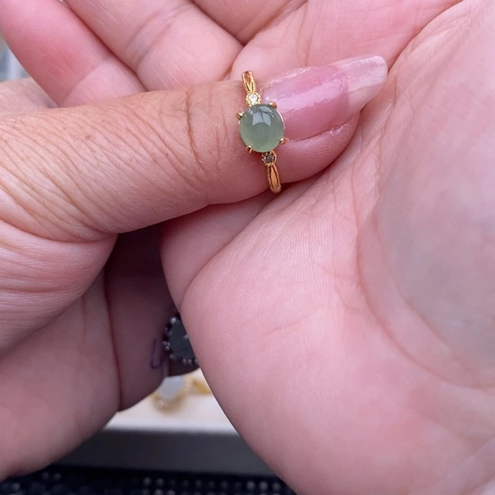 未镶嵌戒指翡翠胖***。缅甸