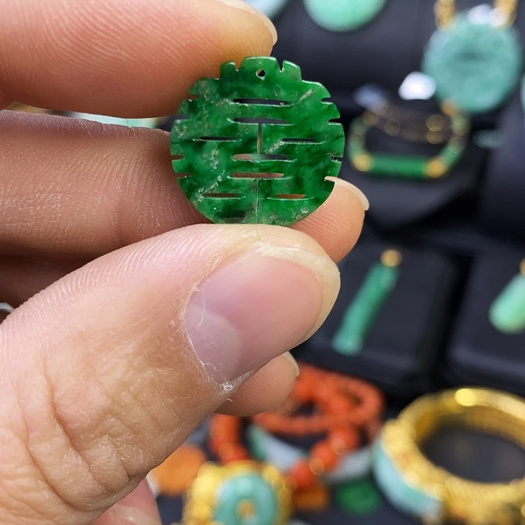 颈饰未镶嵌翡翠吊坠