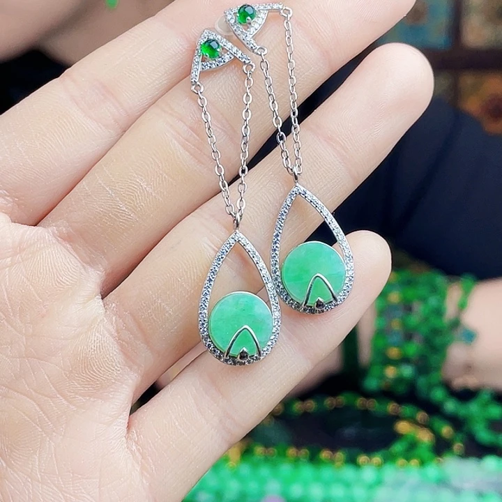 翡翠银S925镶嵌颈饰多样性