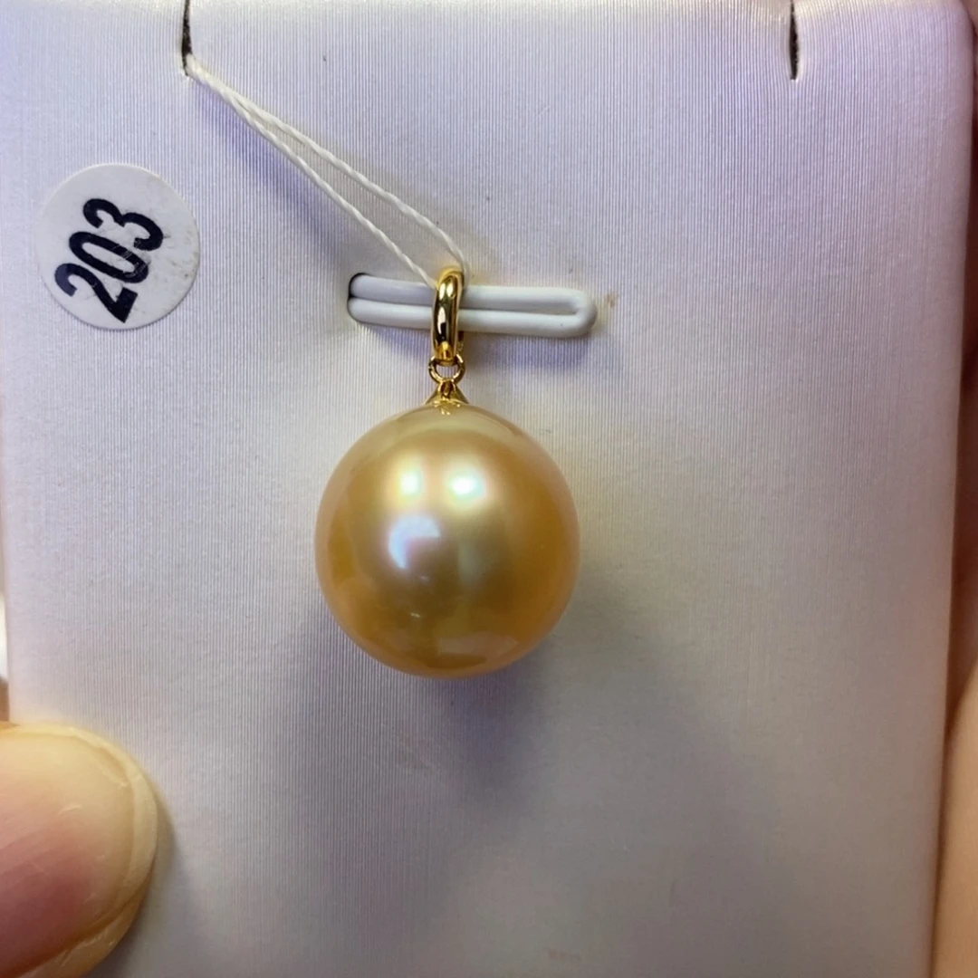 18K金镶嵌海水珍珠吊坠(不含链)