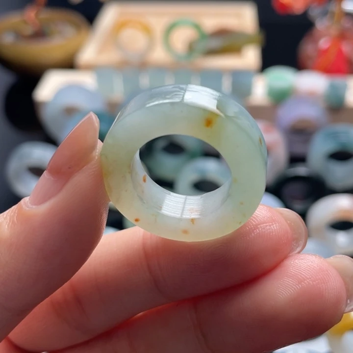 定制翡翠未镶嵌戒指