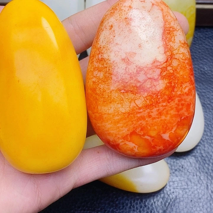 和田玉未镶嵌挂件红*