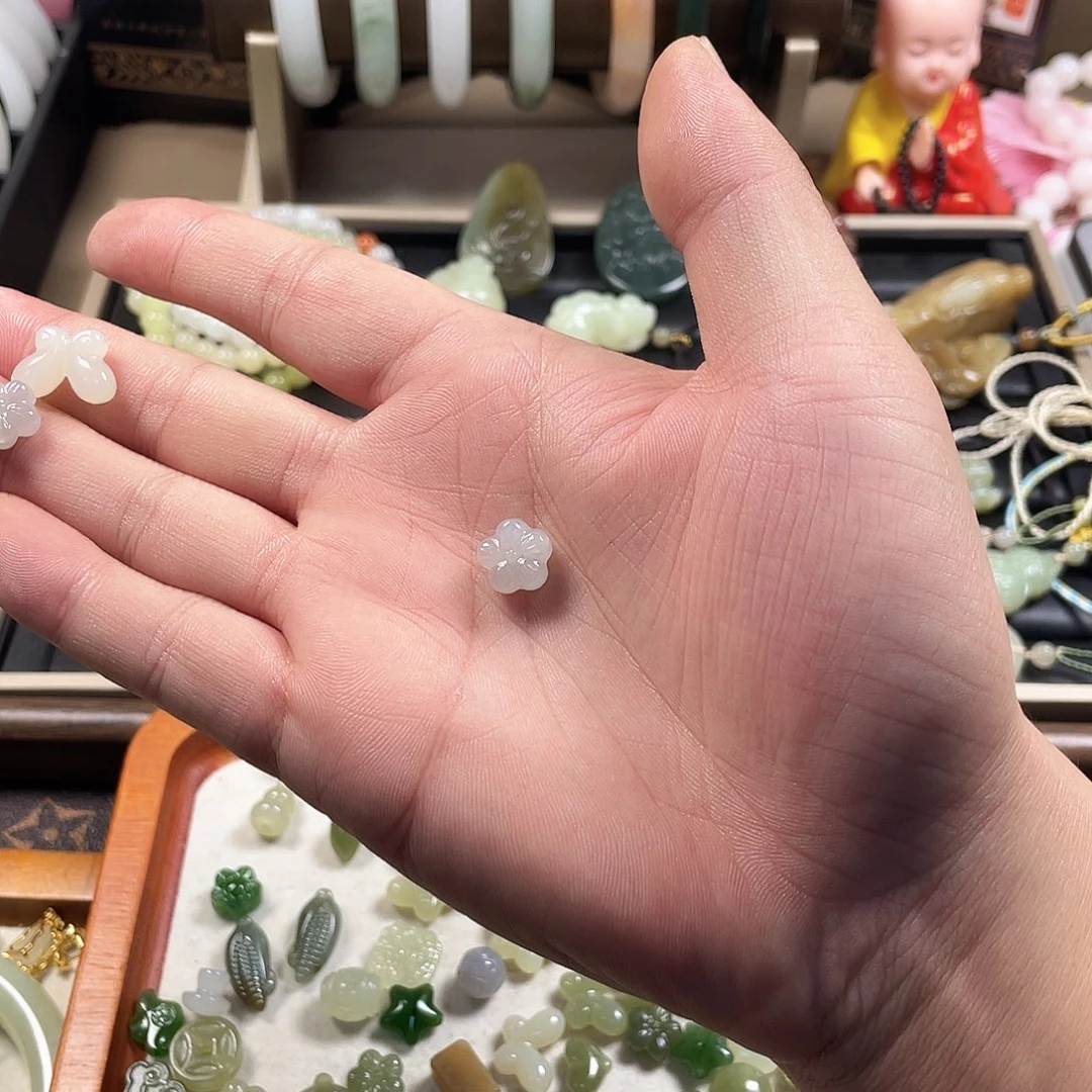 天***际和田玉未镶嵌颈饰