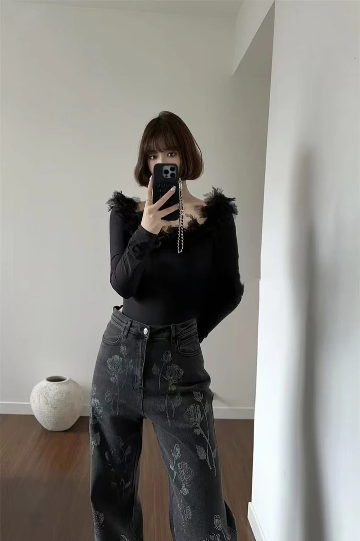 蕾丝花朵法式长袖洋气紧身设计感纯欲风上衣打底T恤长裙秋冬款