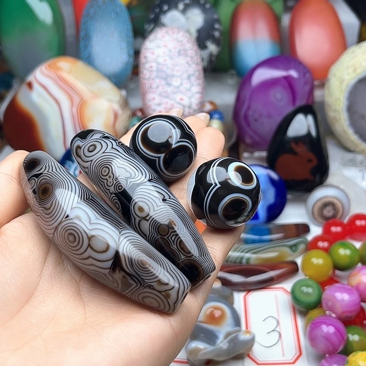 雷***雨玛瑙/玉髓未镶嵌珠宝半成品