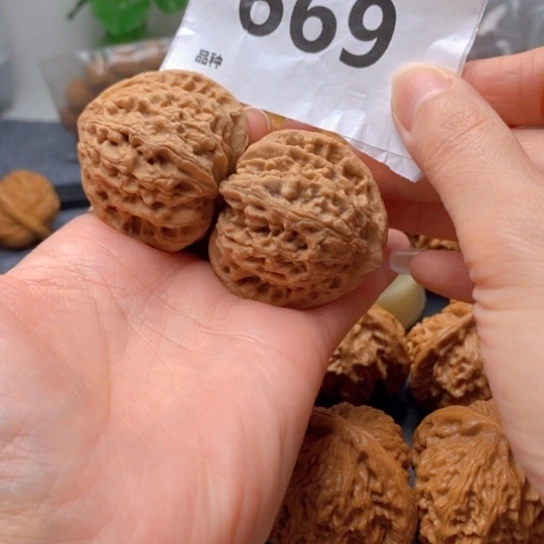 小***皮文玩核桃吊坠全品44狮子毛669