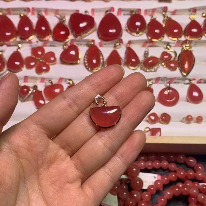 菱锰矿（红纹石）18K金镶嵌颈饰