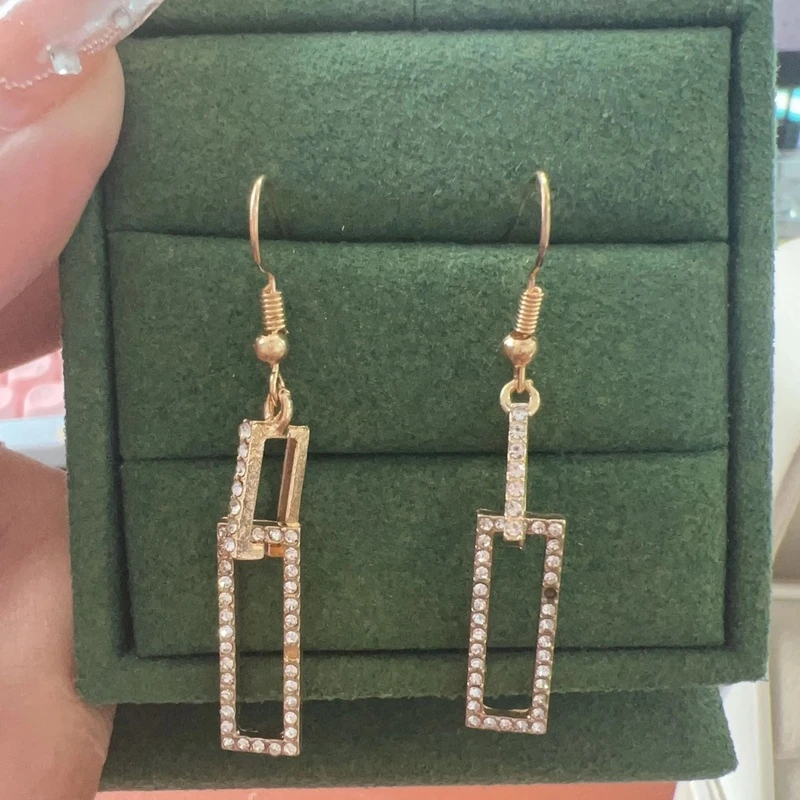 铜合金合成锆石耳饰 气质轻奢时尚百搭简约精致镶嵌耳饰LY0608