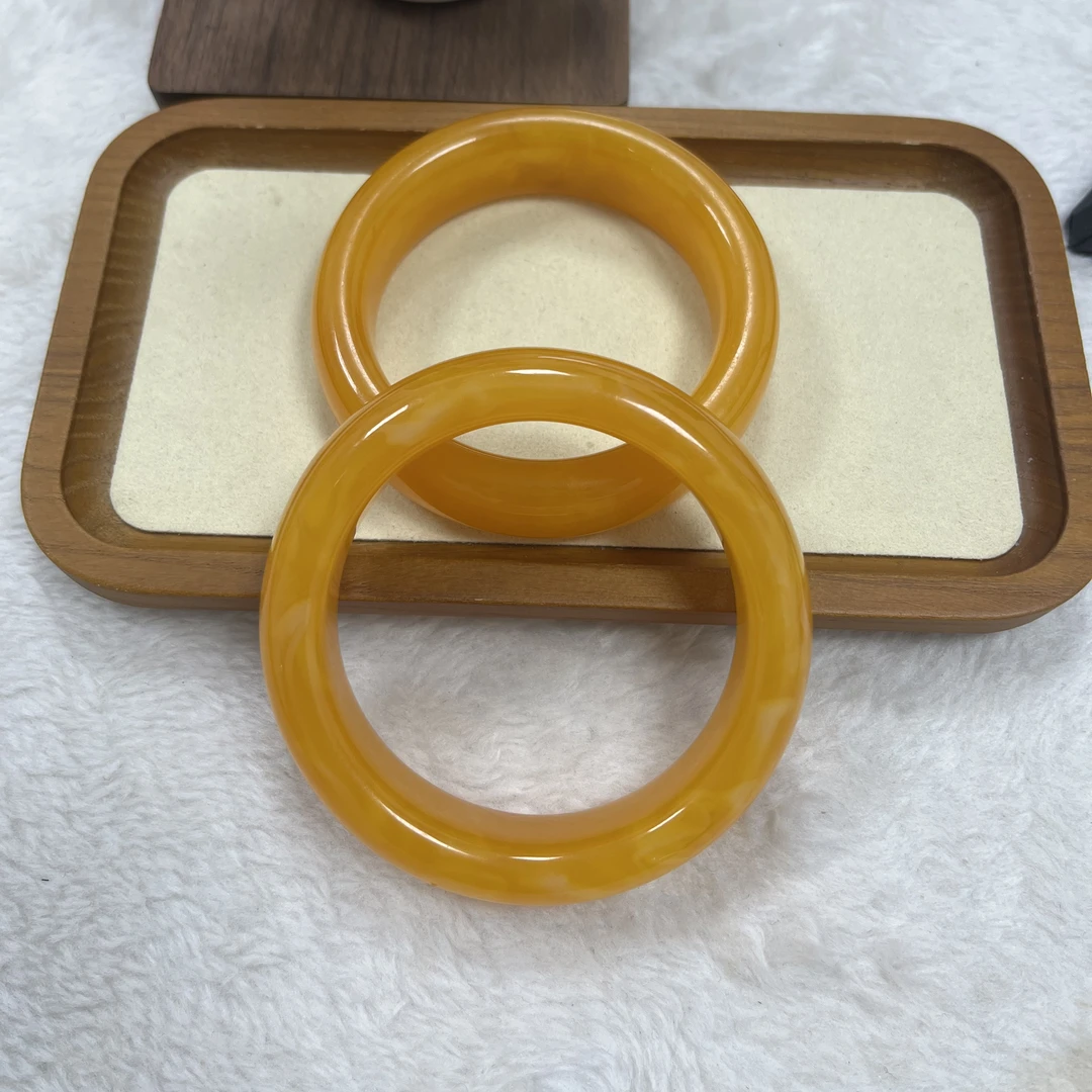 W  手工精美带飘花纹轮胎镯