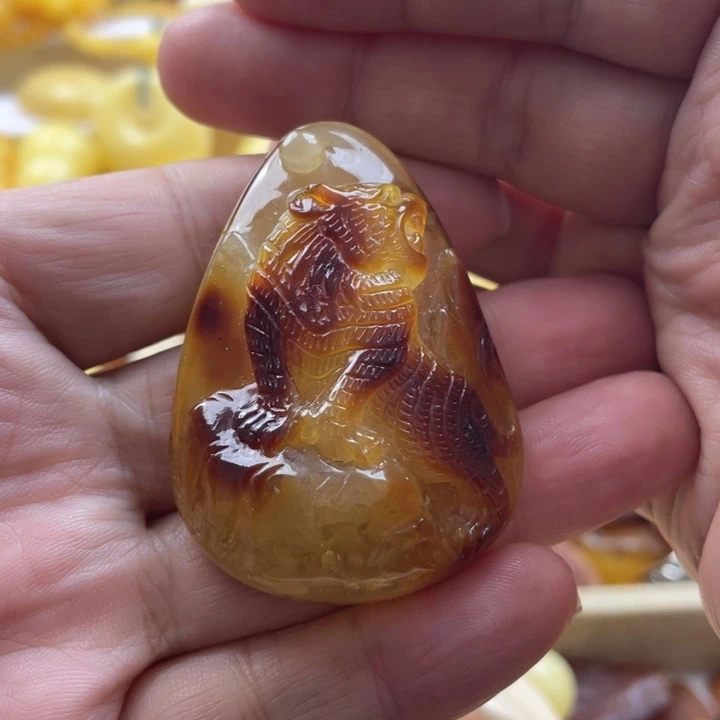 蜜蜡手串未镶嵌吊坠