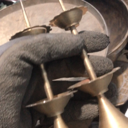 H**B闪电购铜器工艺品