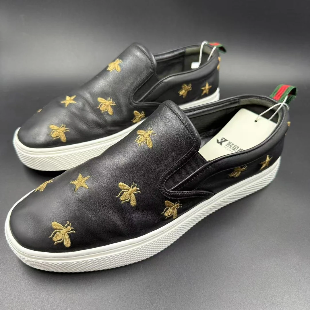 95新 GUCCI/古驰 男士时尚休闲百搭金蜜蜂满印一脚蹬40欧码 xh185