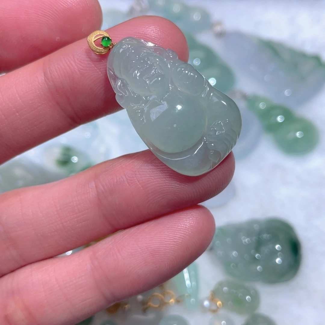 翡翠18K金镶嵌颈饰翡翠