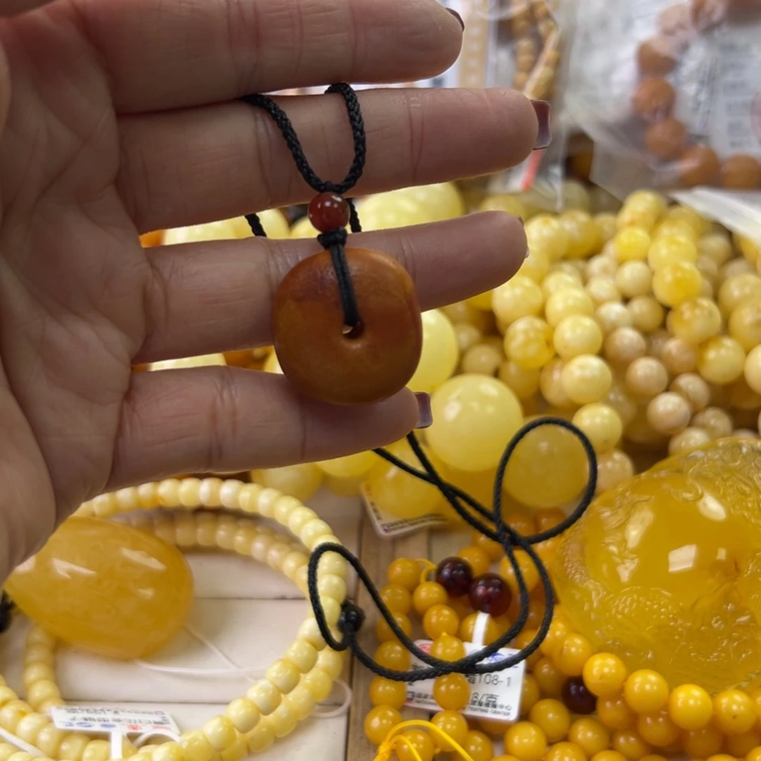 琥珀珠宝奇石未镶嵌